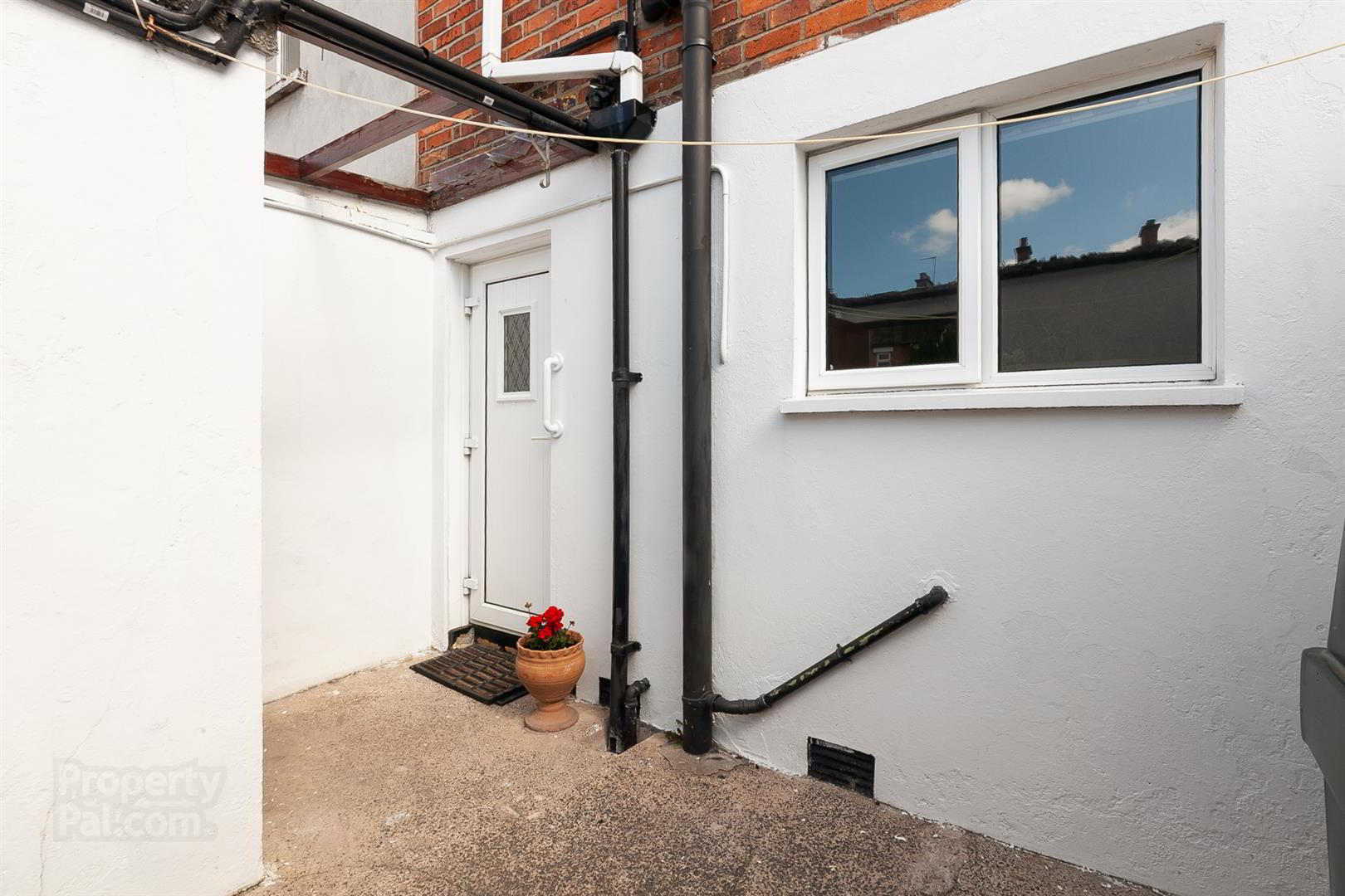 4 Oakdene Parade 17 of 19