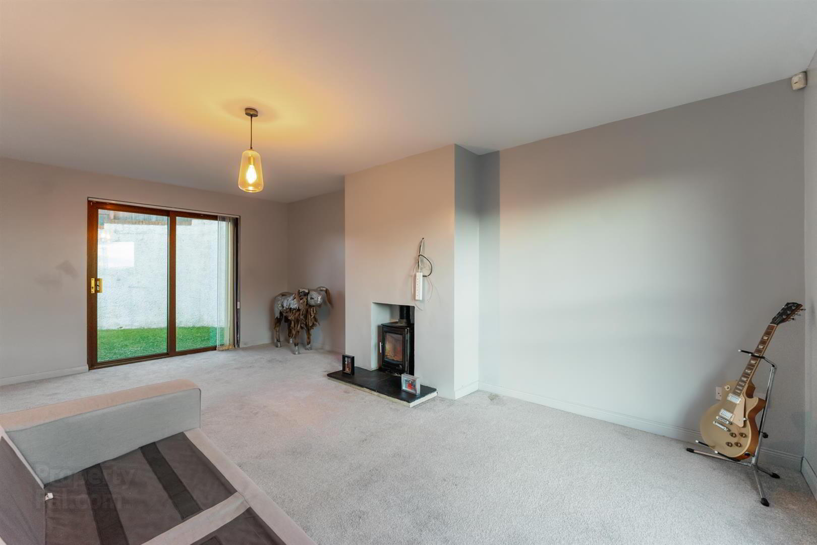 16 Binnian Court 6 of 24