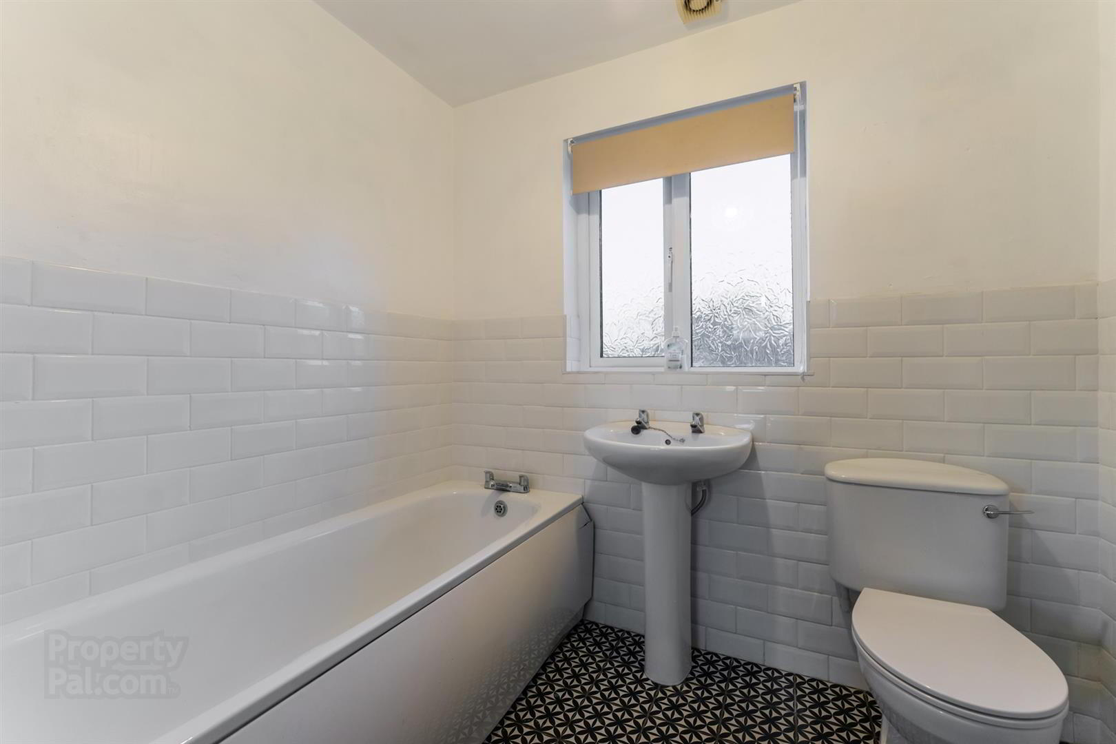 16 Binnian Court 18 of 24