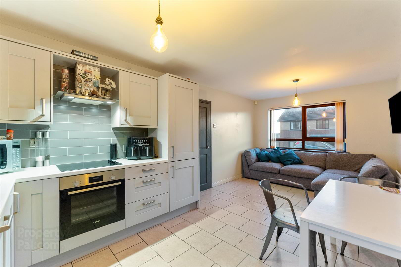 16 Binnian Court 8 of 24