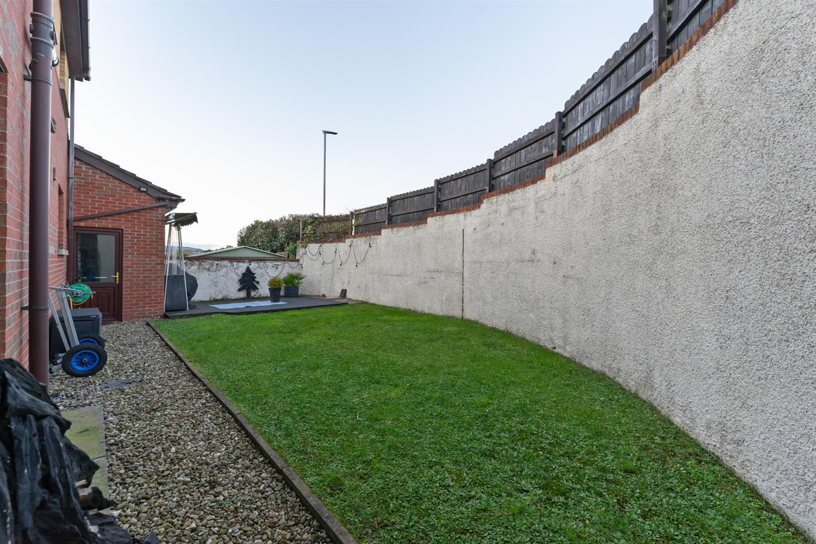 16 Binnian Court 20 of 24