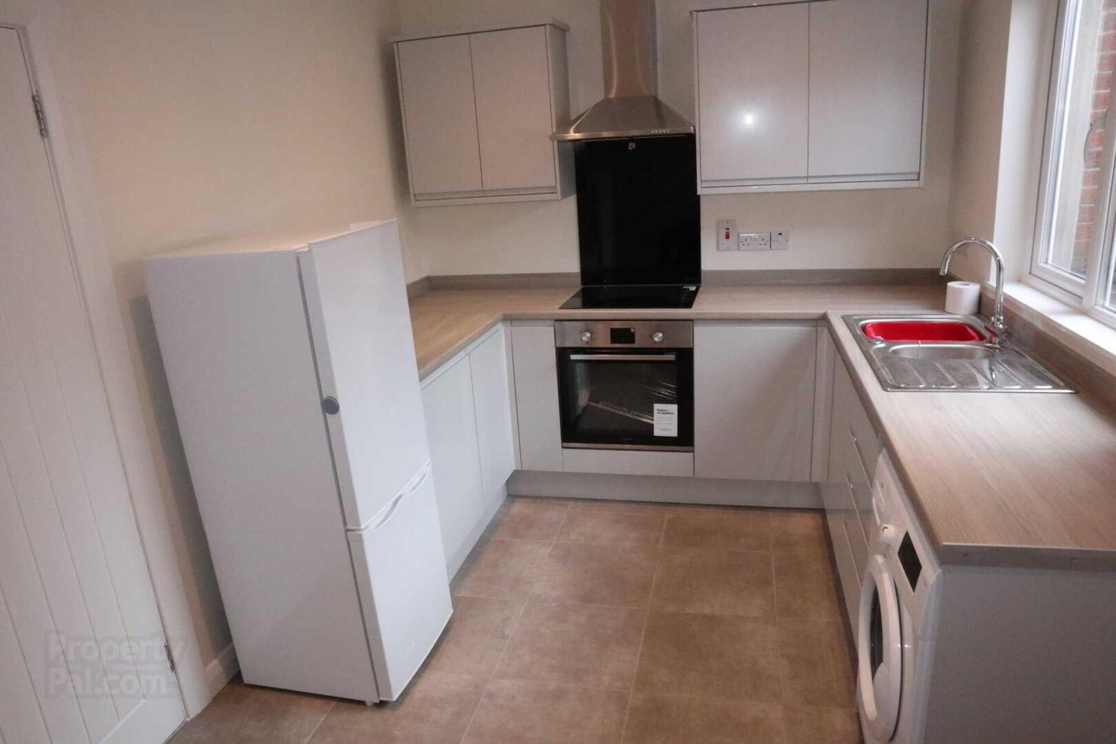 89 Tavanagh Street 3 of 11