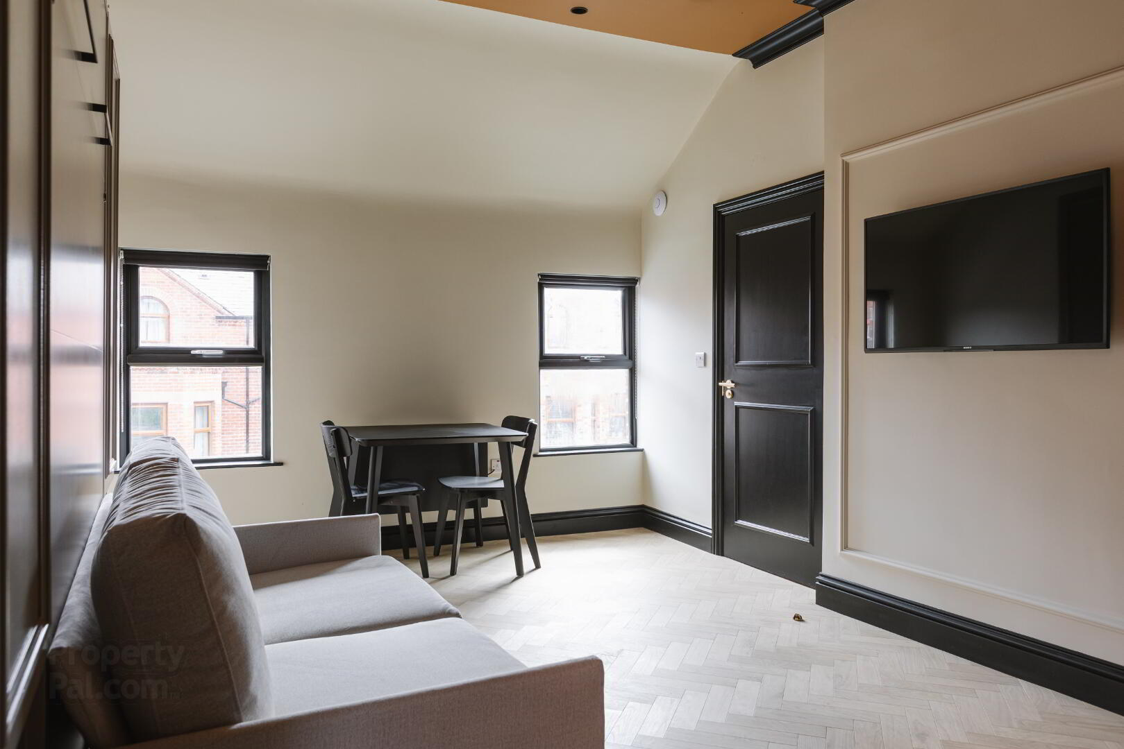 Apt 7, 5 Eglantine Place 7 of 16