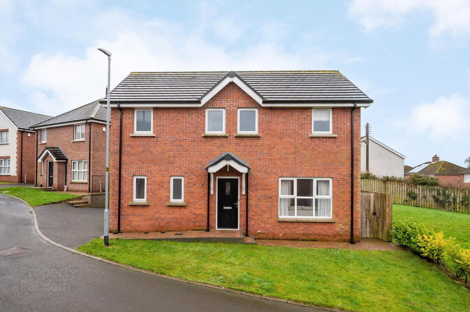 30 Hillview 1 of 16