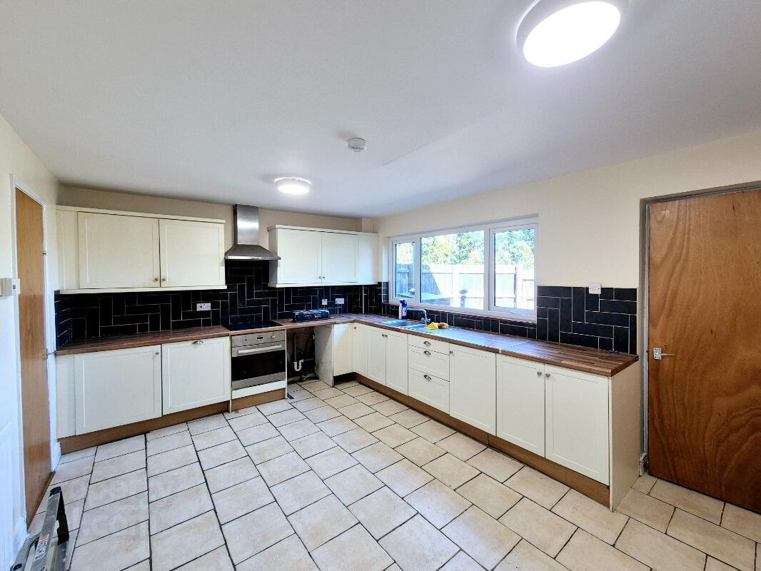 15 Springwell Drive 3 of 6