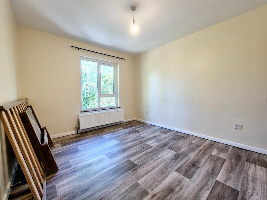 15 Springwell Drive 5 of 6