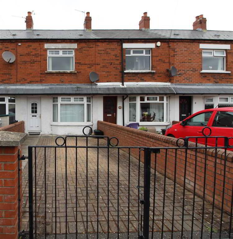 4 York Drive 1 of 8