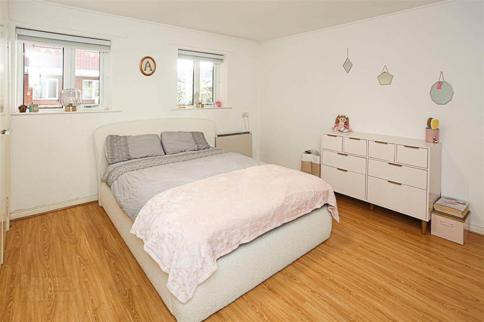3 O'Neills Place 11 of 24