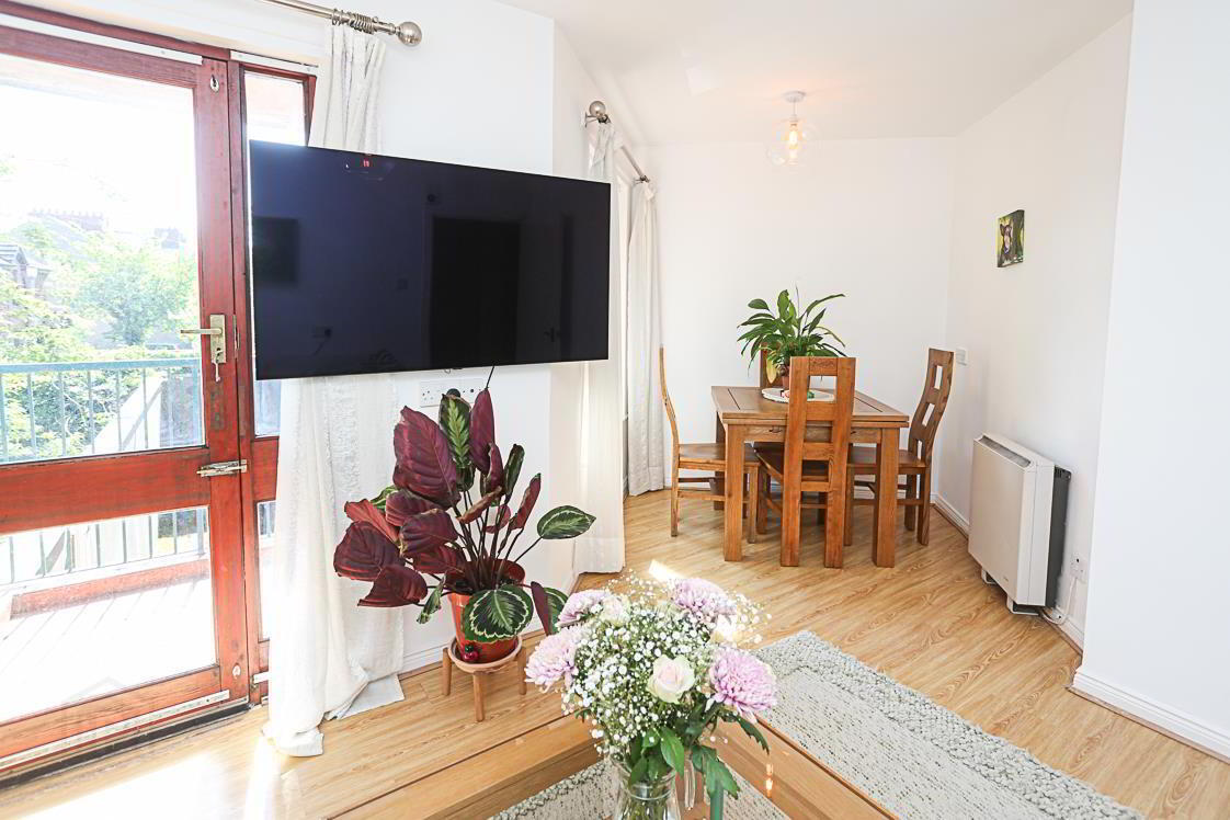 3 O'Neills Place 5 of 24