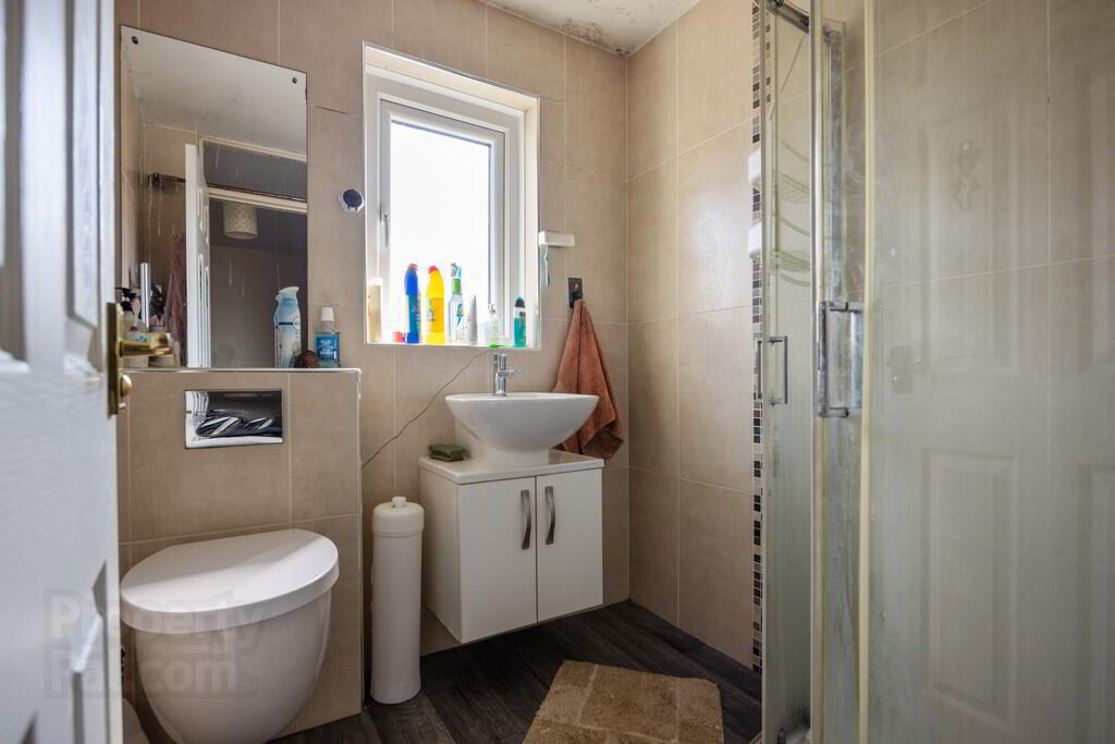 92 Hornbeam Road 13 of 16