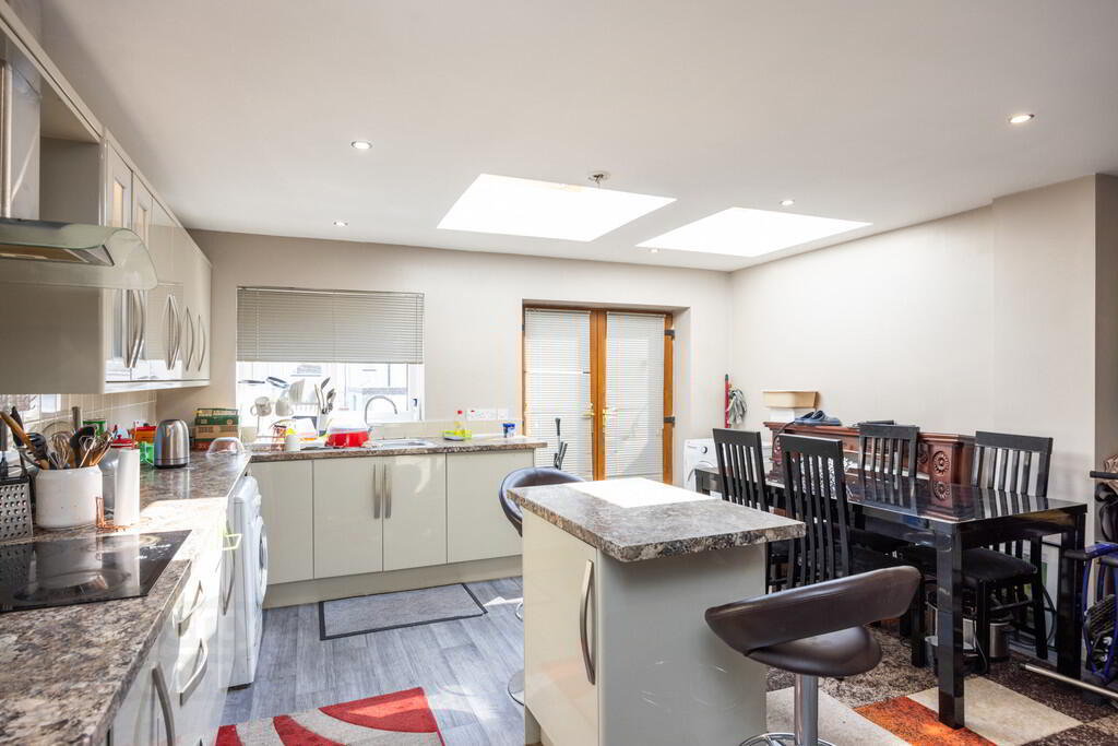 92 Hornbeam Road 6 of 16