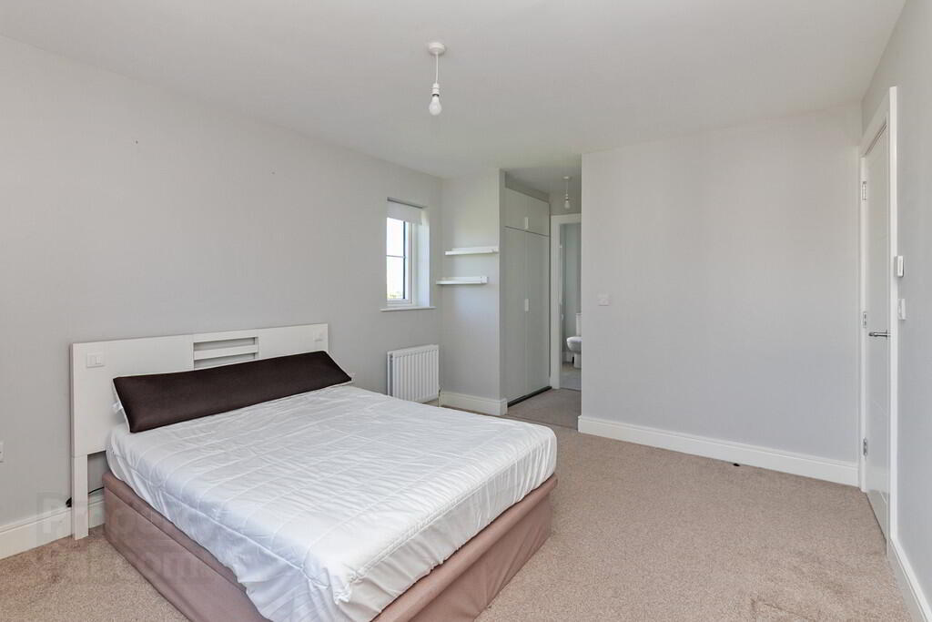 12 Glen Manor Avenue 15 of 27