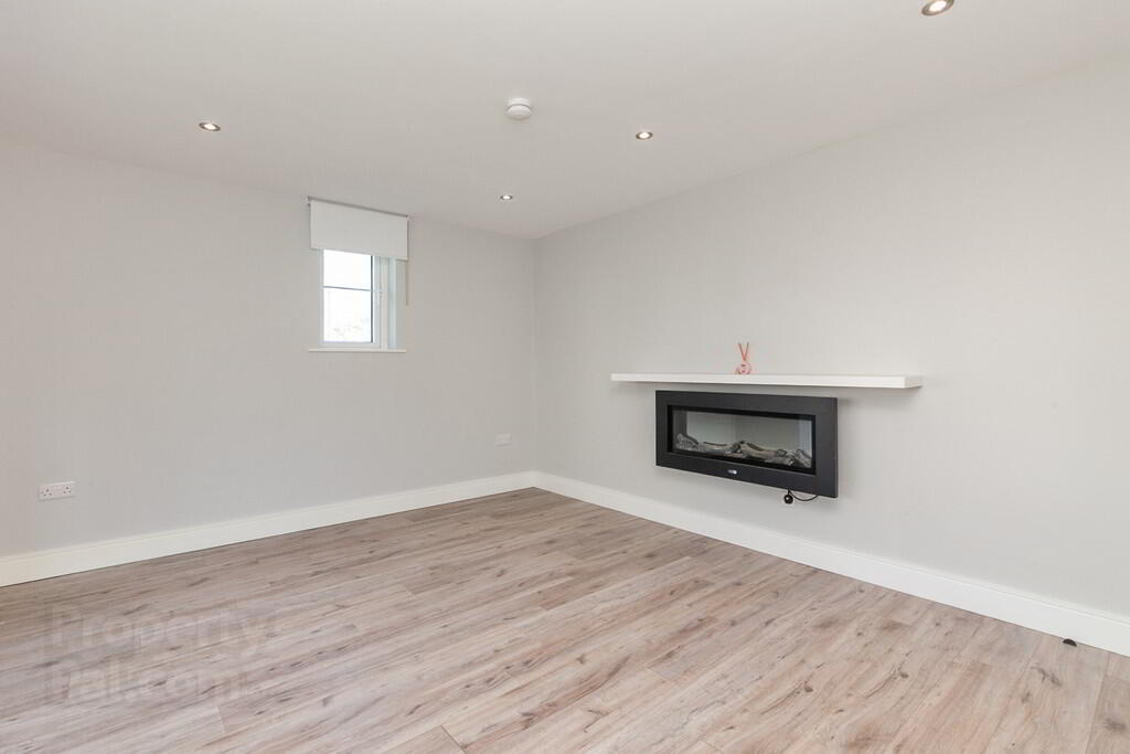 12 Glen Manor Avenue 6 of 27