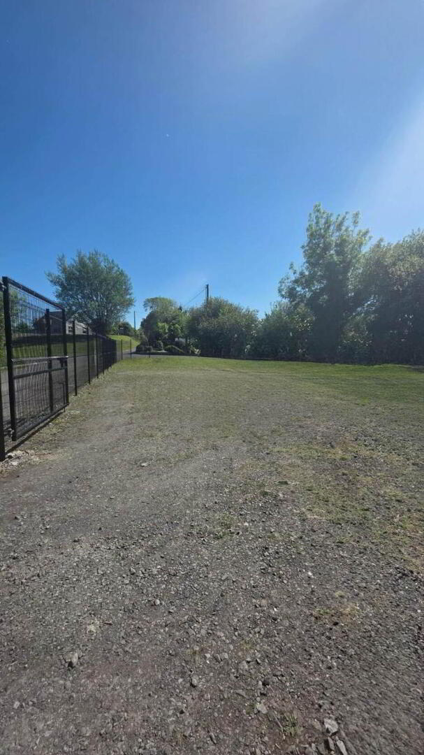 Commercial Building & Yard 5 of 6