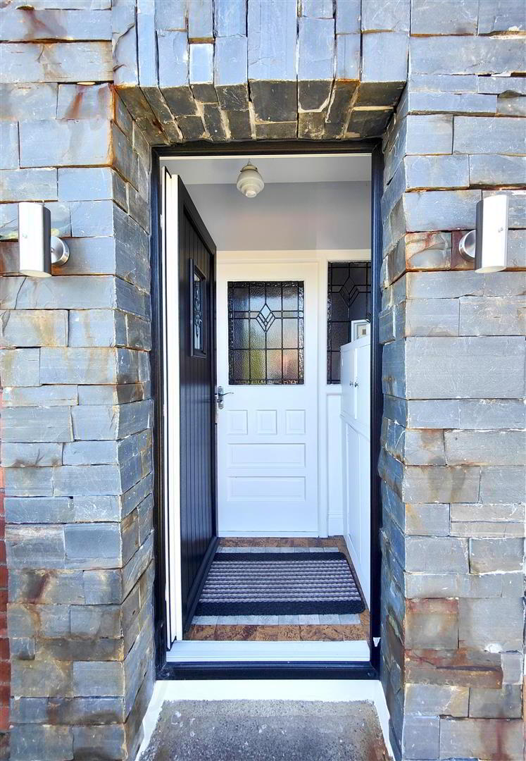 988 Crumlin Road 4 of 32