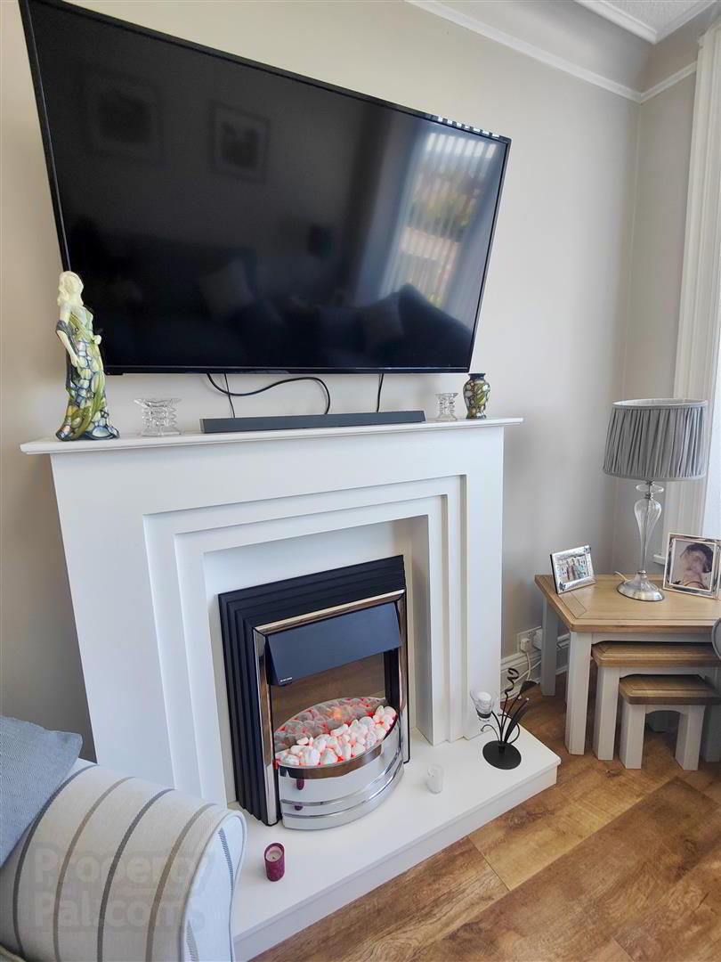 988 Crumlin Road 7 of 32