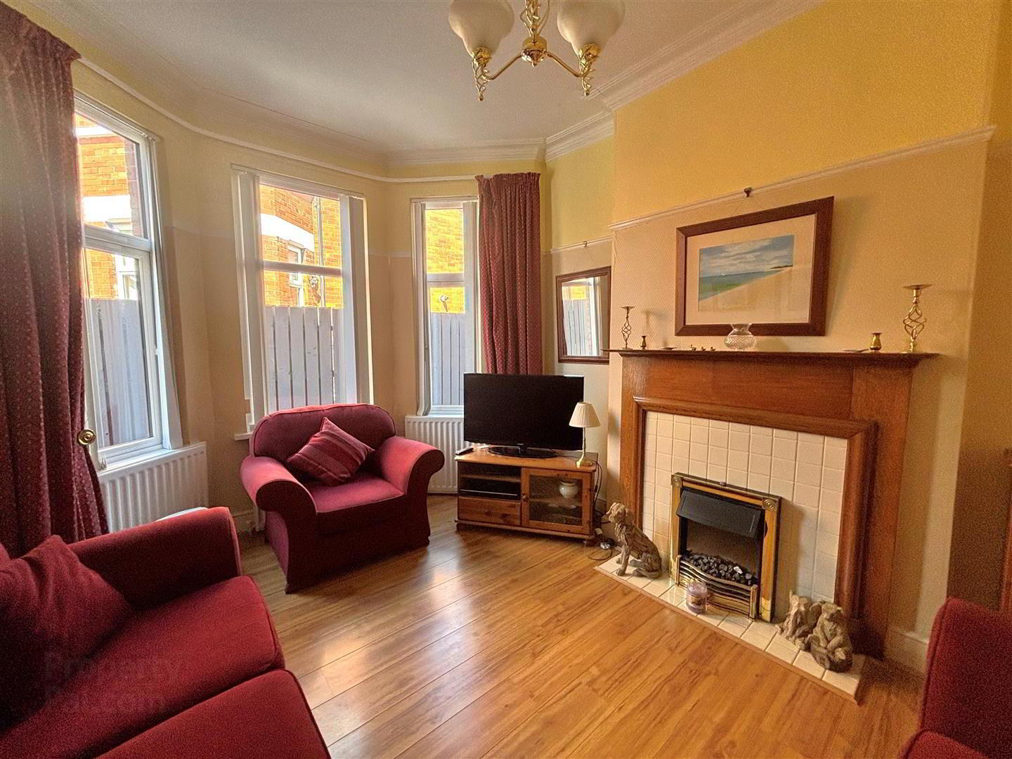 15 Thirlmere Gardens 9 of 31