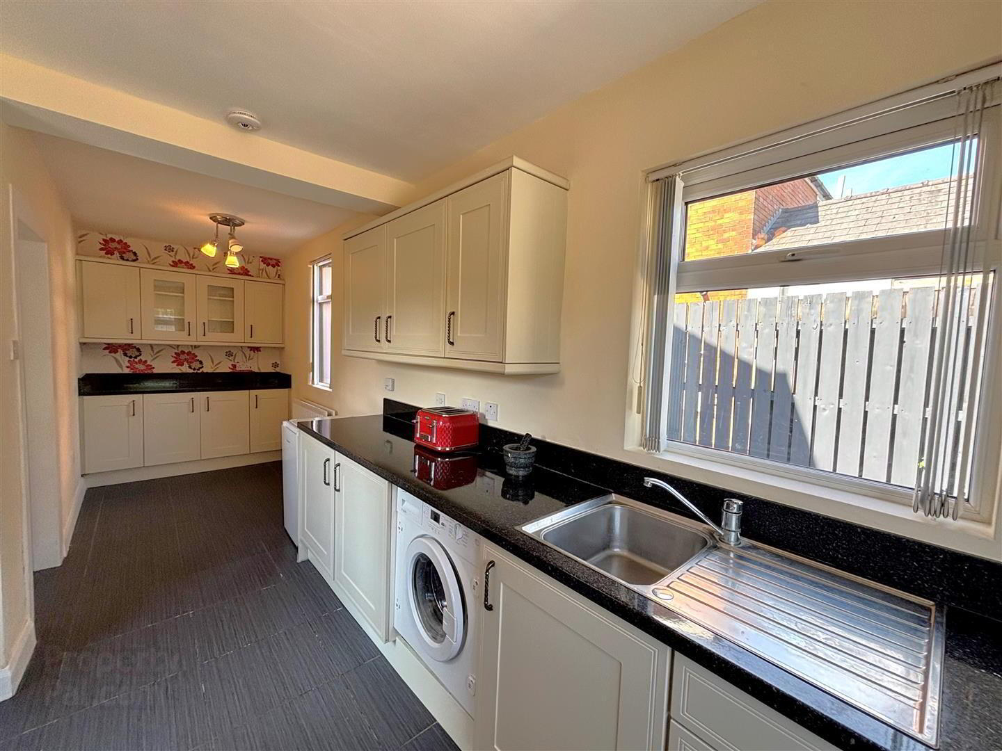 15 Thirlmere Gardens 16 of 31