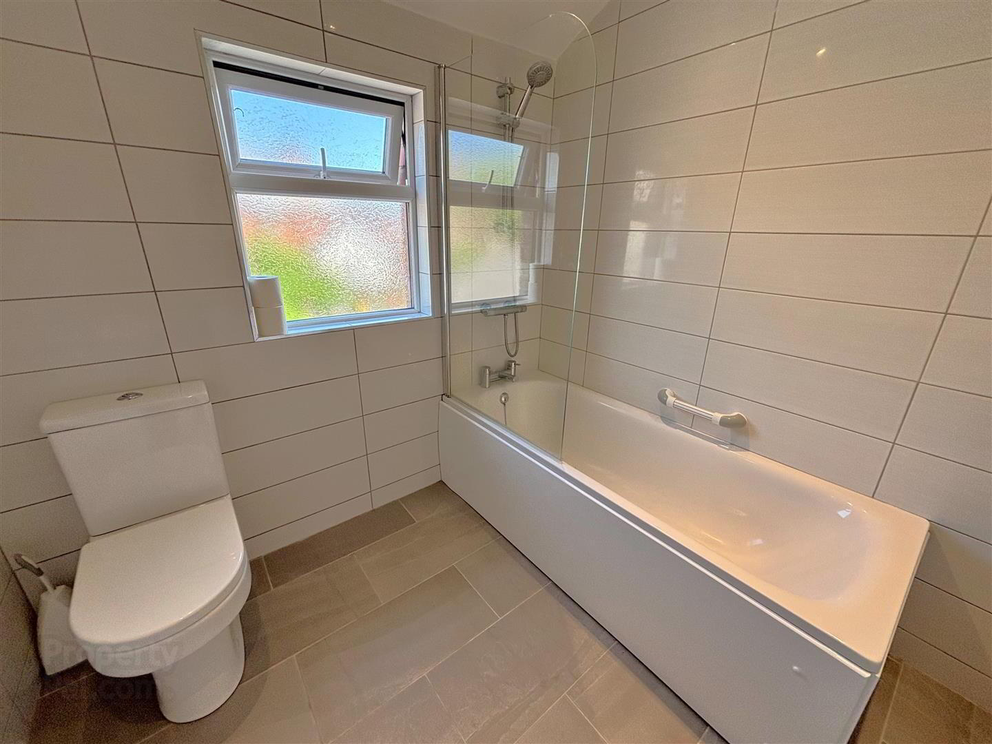 15 Thirlmere Gardens 19 of 31