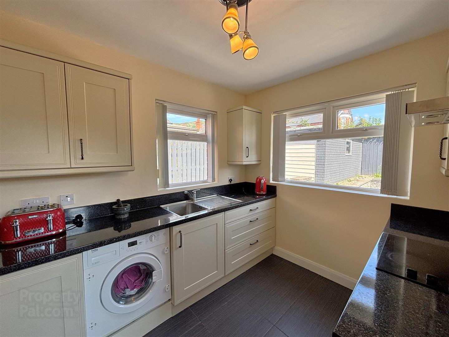 15 Thirlmere Gardens 15 of 31