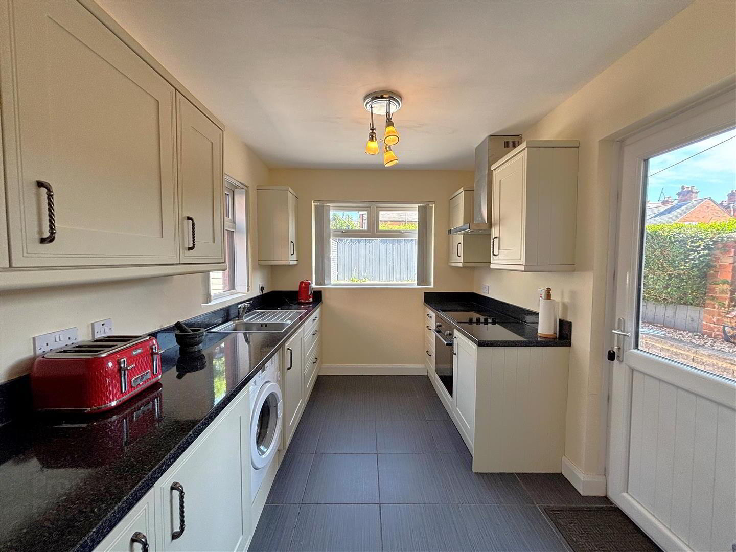 15 Thirlmere Gardens 14 of 31