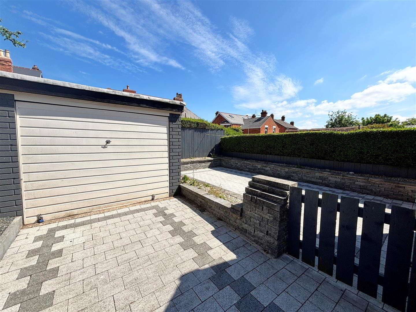 15 Thirlmere Gardens 29 of 31