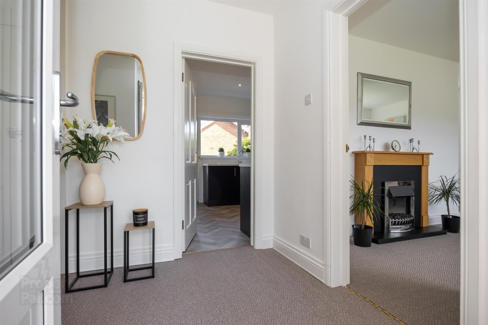12 Woodford Park East 4 of 18