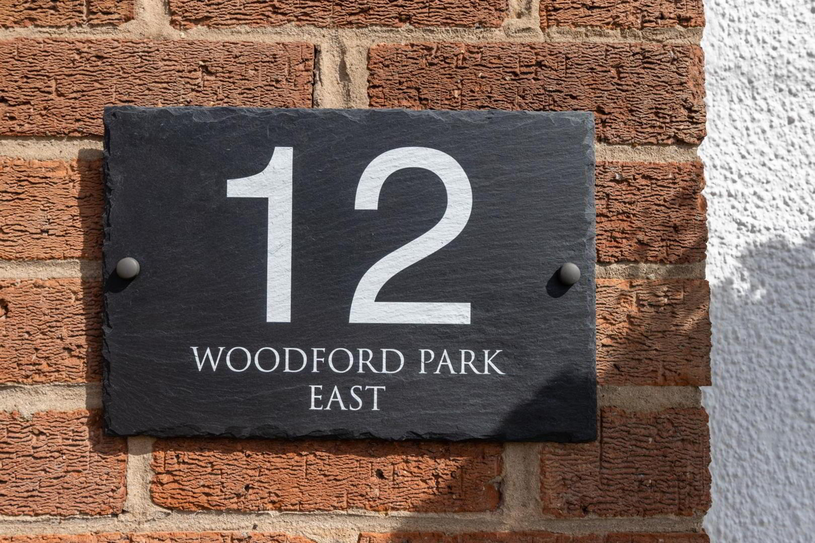 12 Woodford Park East 3 of 18