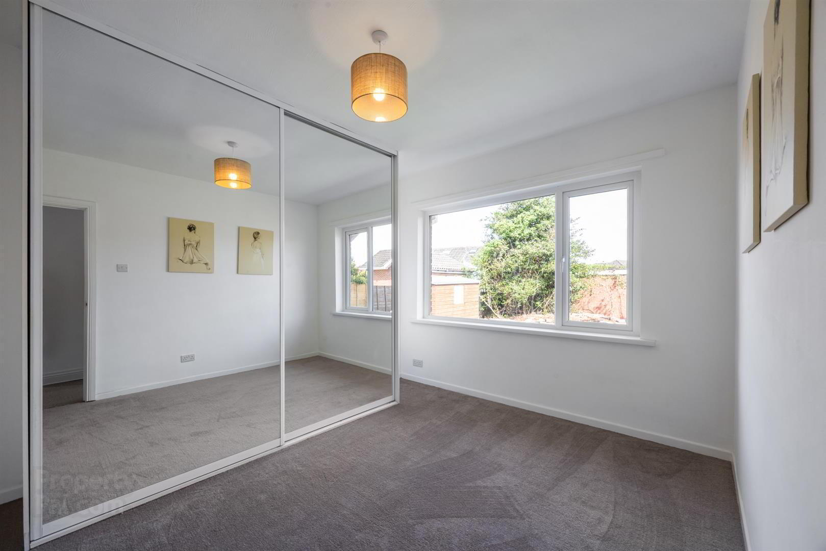 12 Woodford Park East 12 of 18
