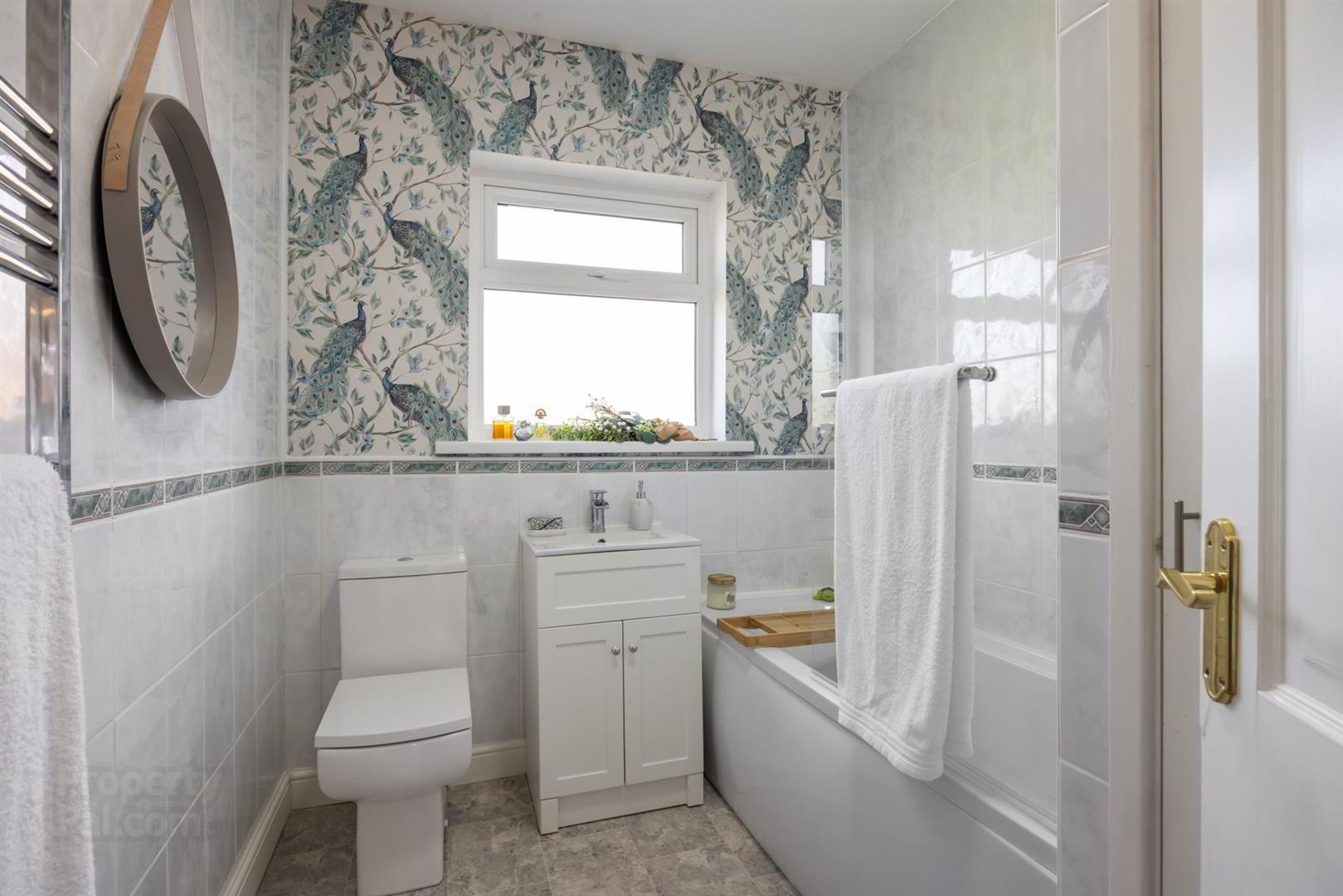 12 Woodford Park East 14 of 18