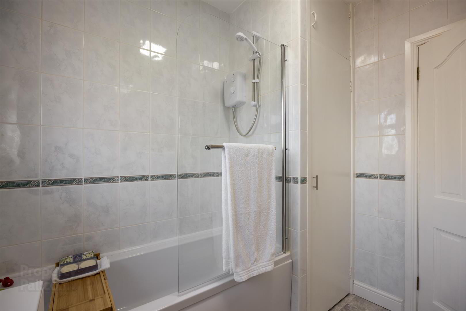 12 Woodford Park East 15 of 18