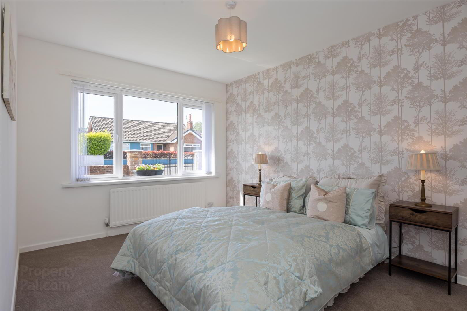 12 Woodford Park East 17 of 26