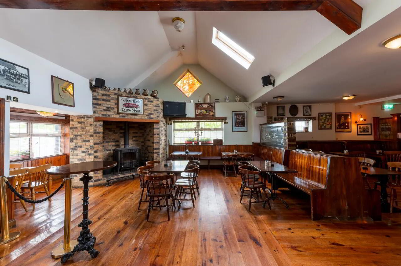 The Holy Cross Bar, & Restaurant 4 of 29