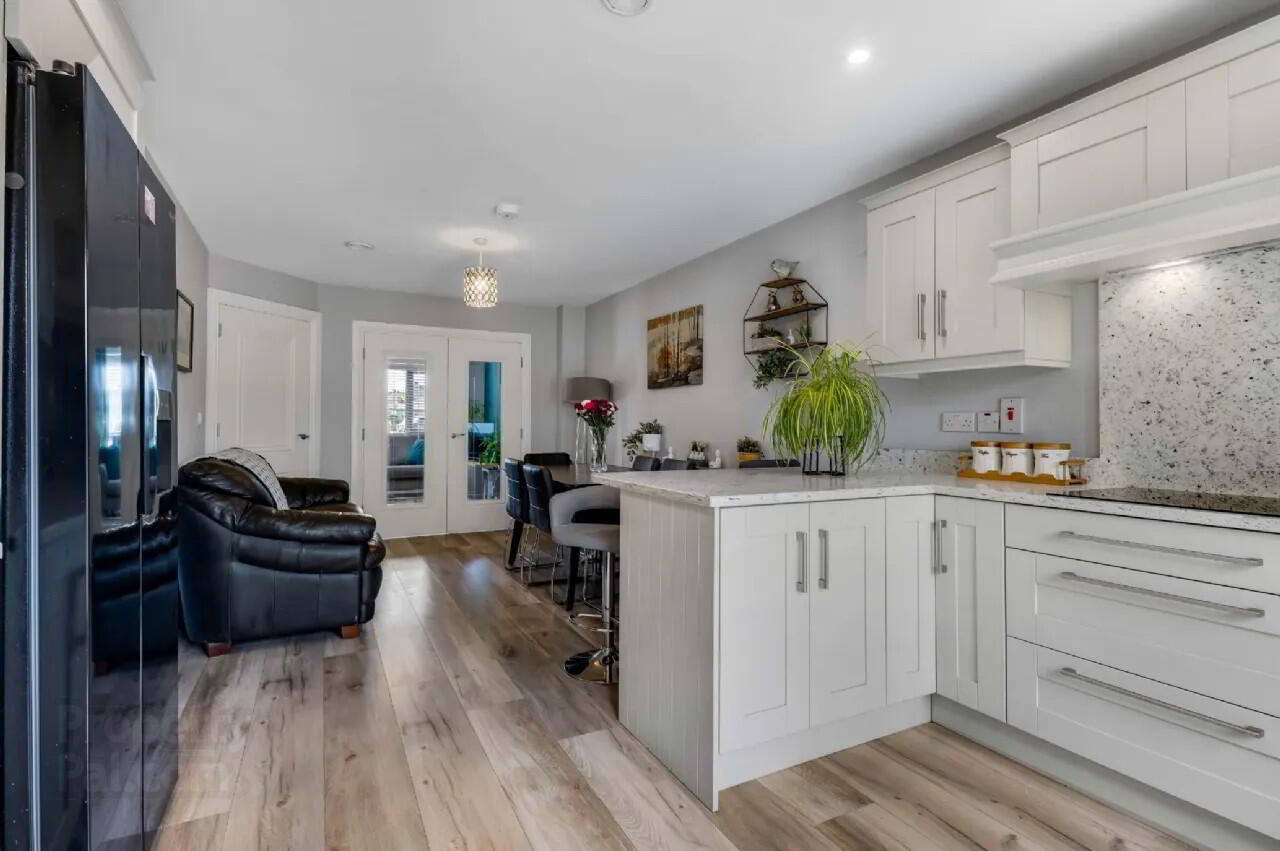 2 Stonebridge Avenue 5 of 17
