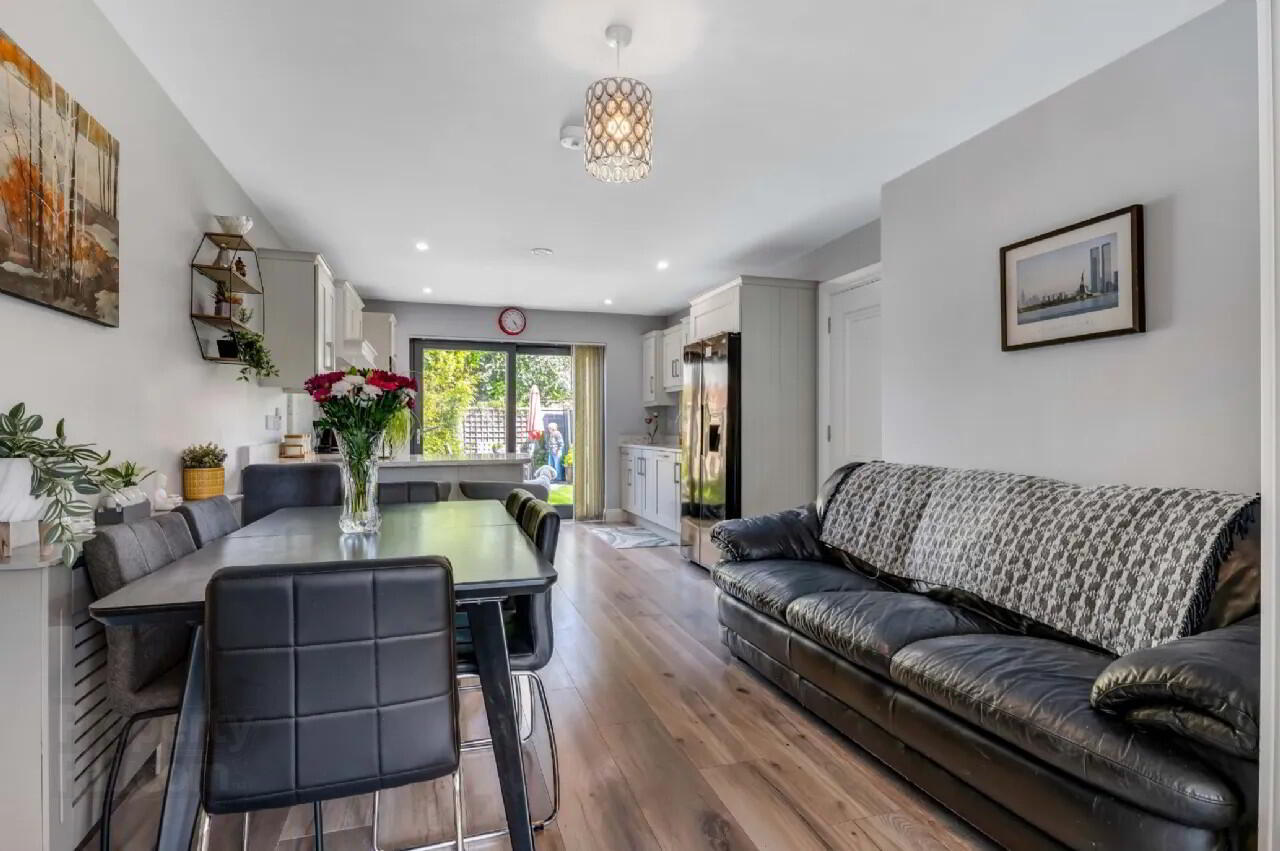 2 Stonebridge Avenue 6 of 17