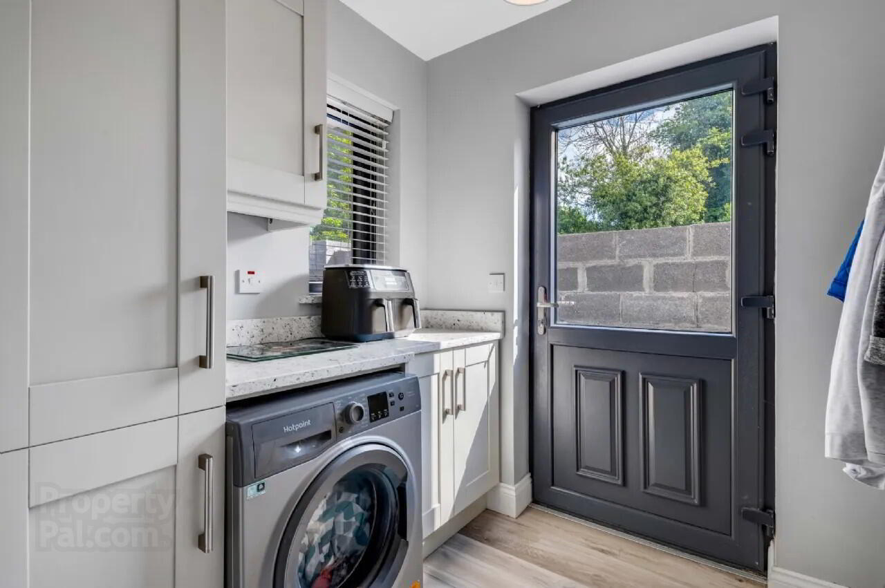 2 Stonebridge Avenue 8 of 17