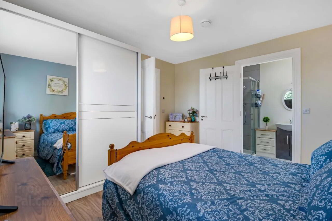 2 Stonebridge Avenue 9 of 17