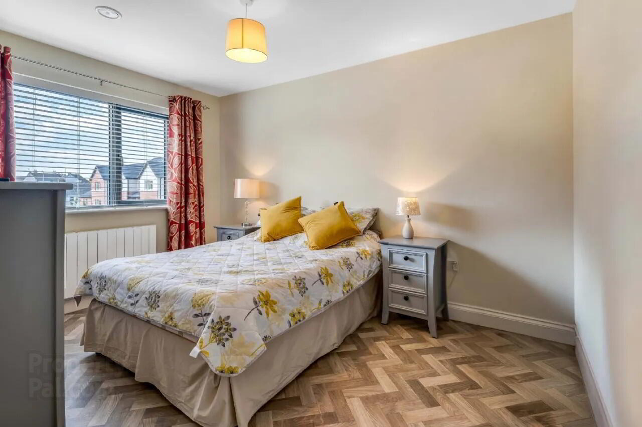 2 Stonebridge Avenue 10 of 17