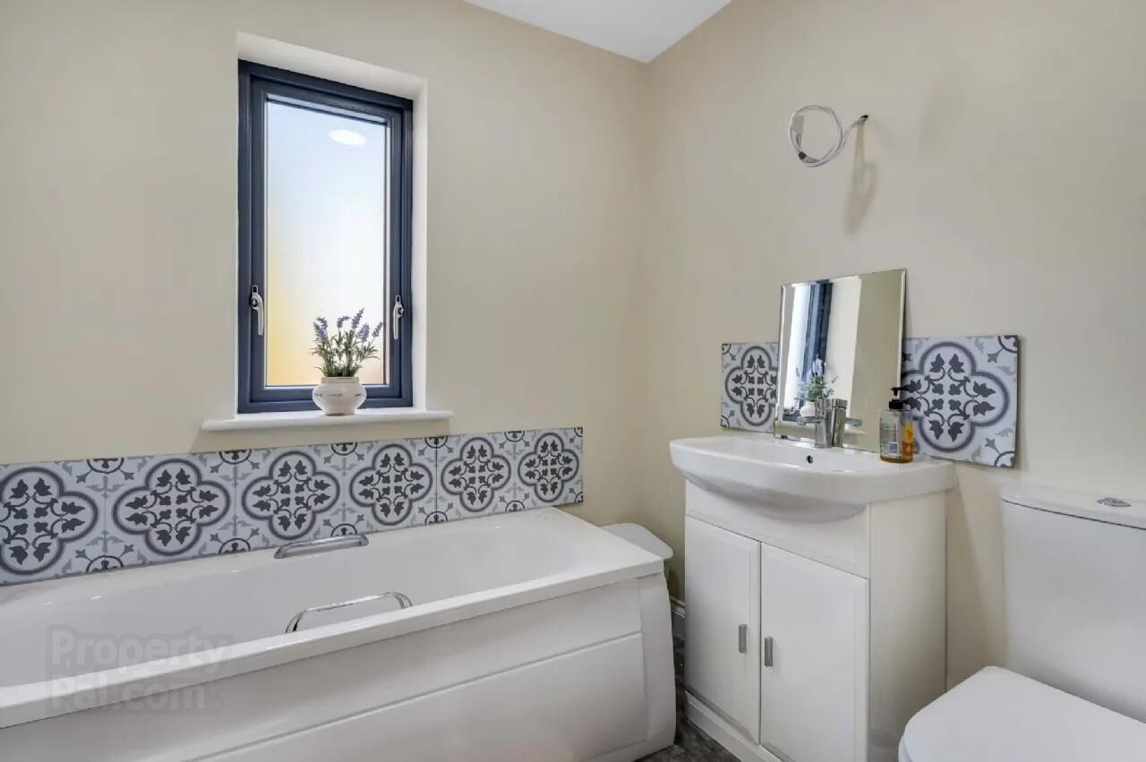 2 Stonebridge Avenue 13 of 17
