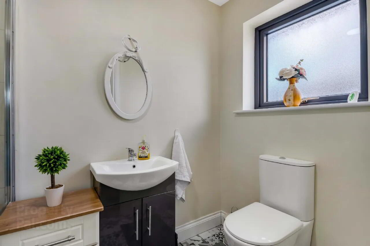 2 Stonebridge Avenue 14 of 18