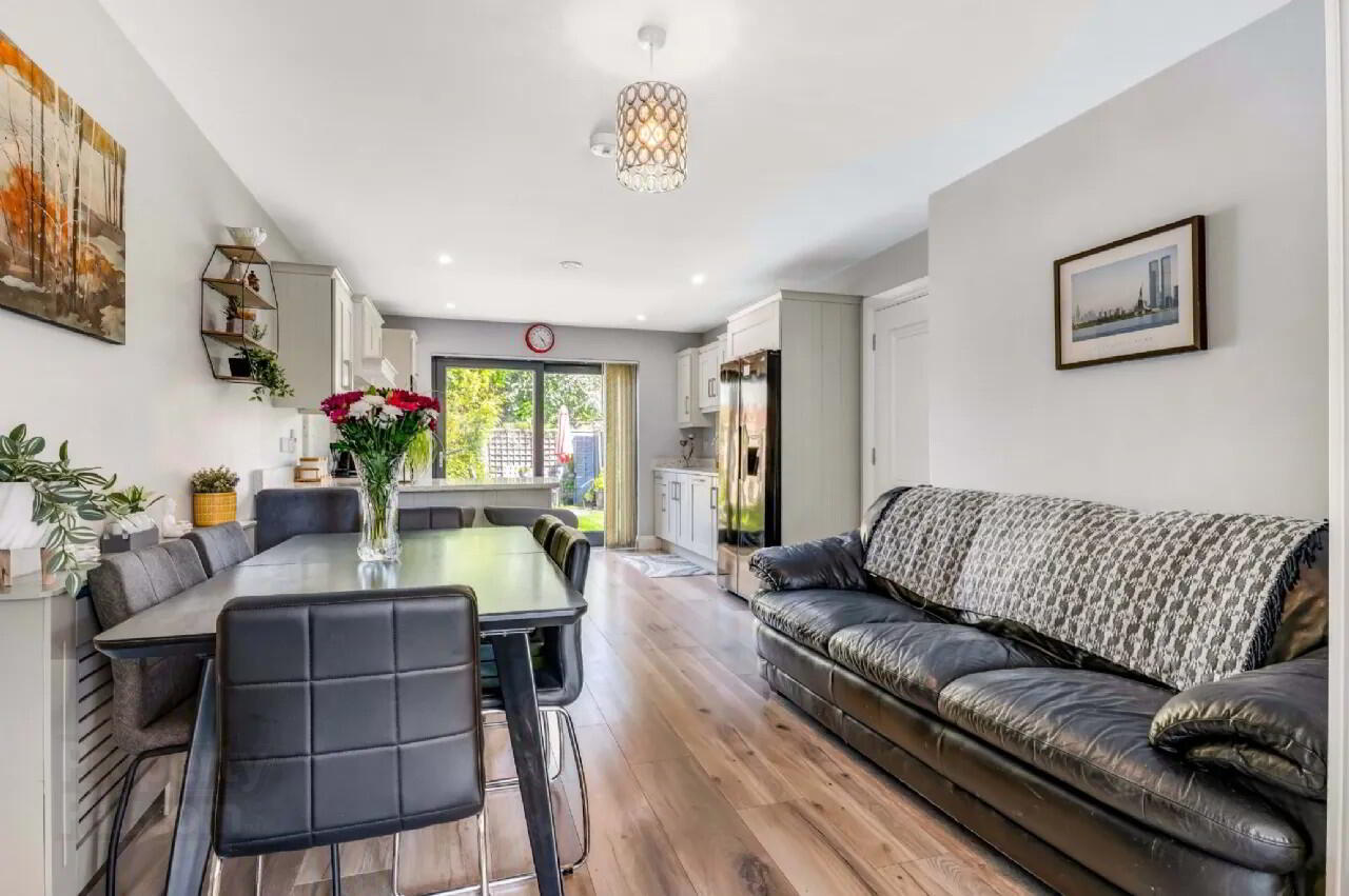 2 Stonebridge Avenue 6 of 18