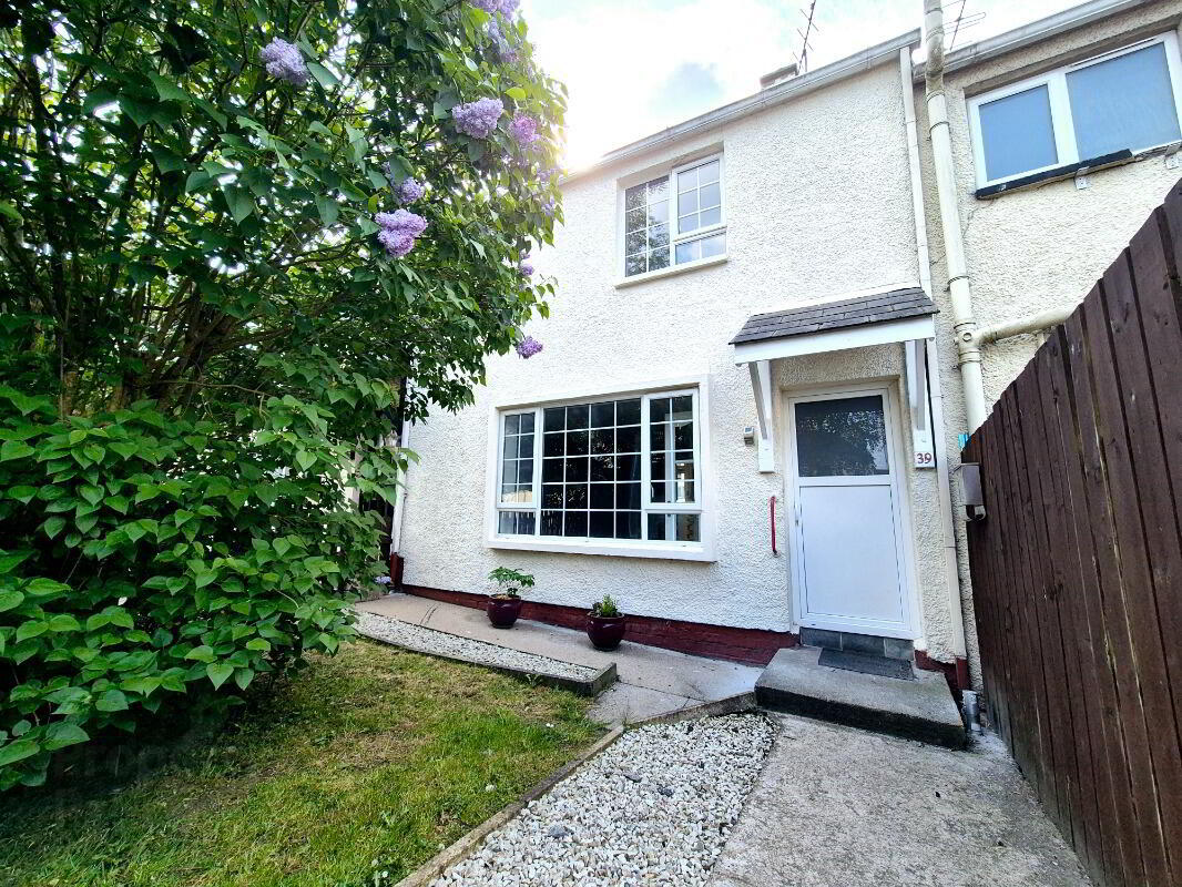 39 Hunters Crescent 1 of 9