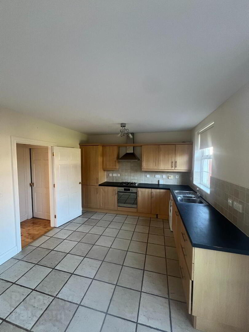 11 Glebe Crescent 5 of 14