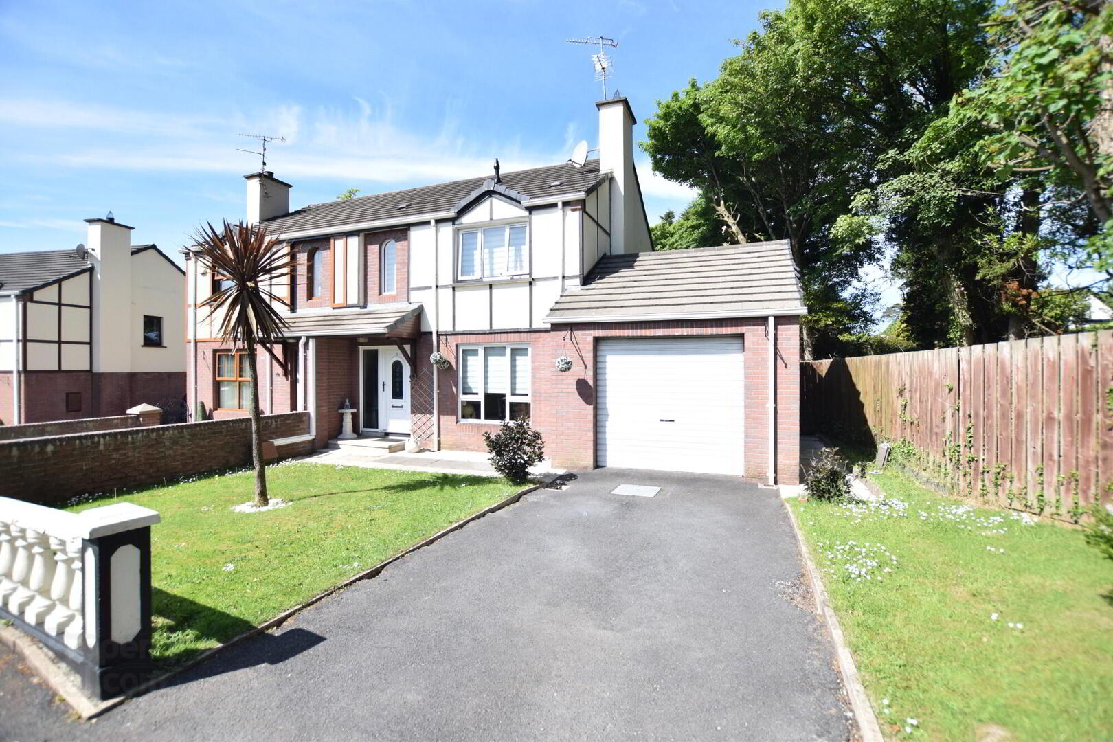 8 Drumvale Avenue 1 of 18