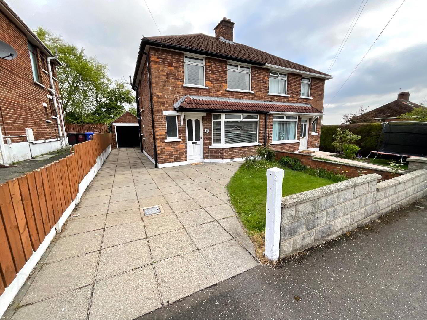 43 Lyndhurst Drive 1 of 12