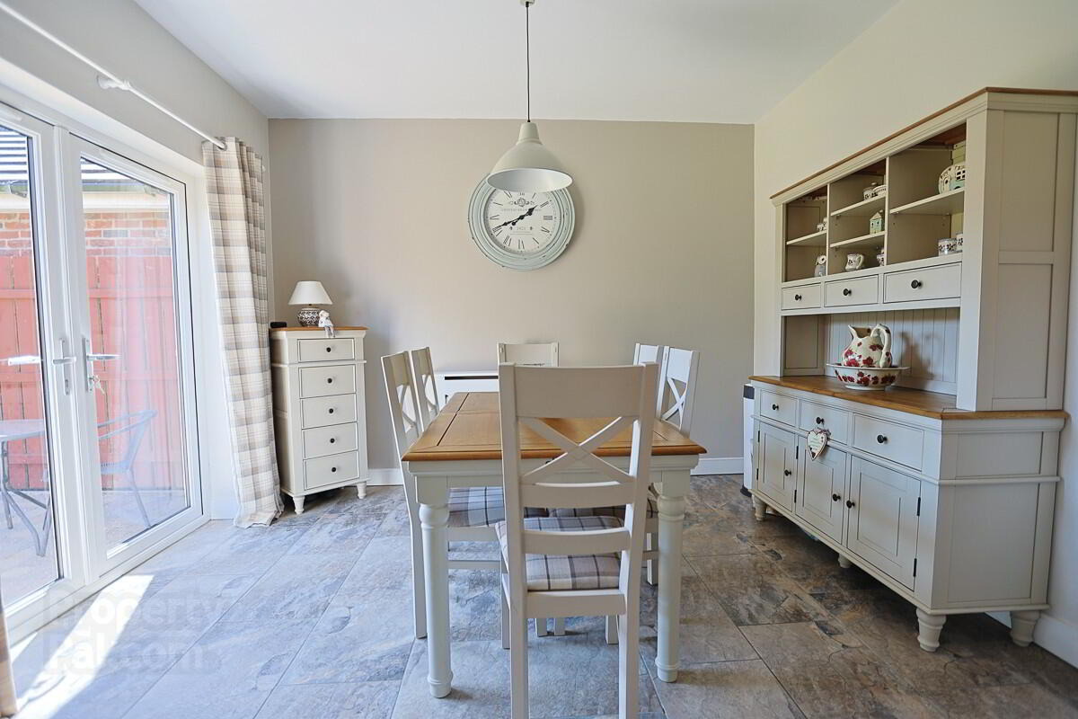15 Ayrshire Avenue 14 of 52