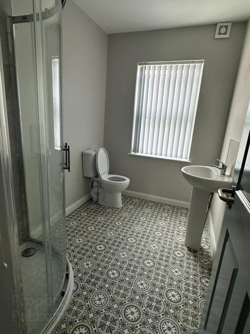 Apt 6, 46 Ogle Street 6 of 6