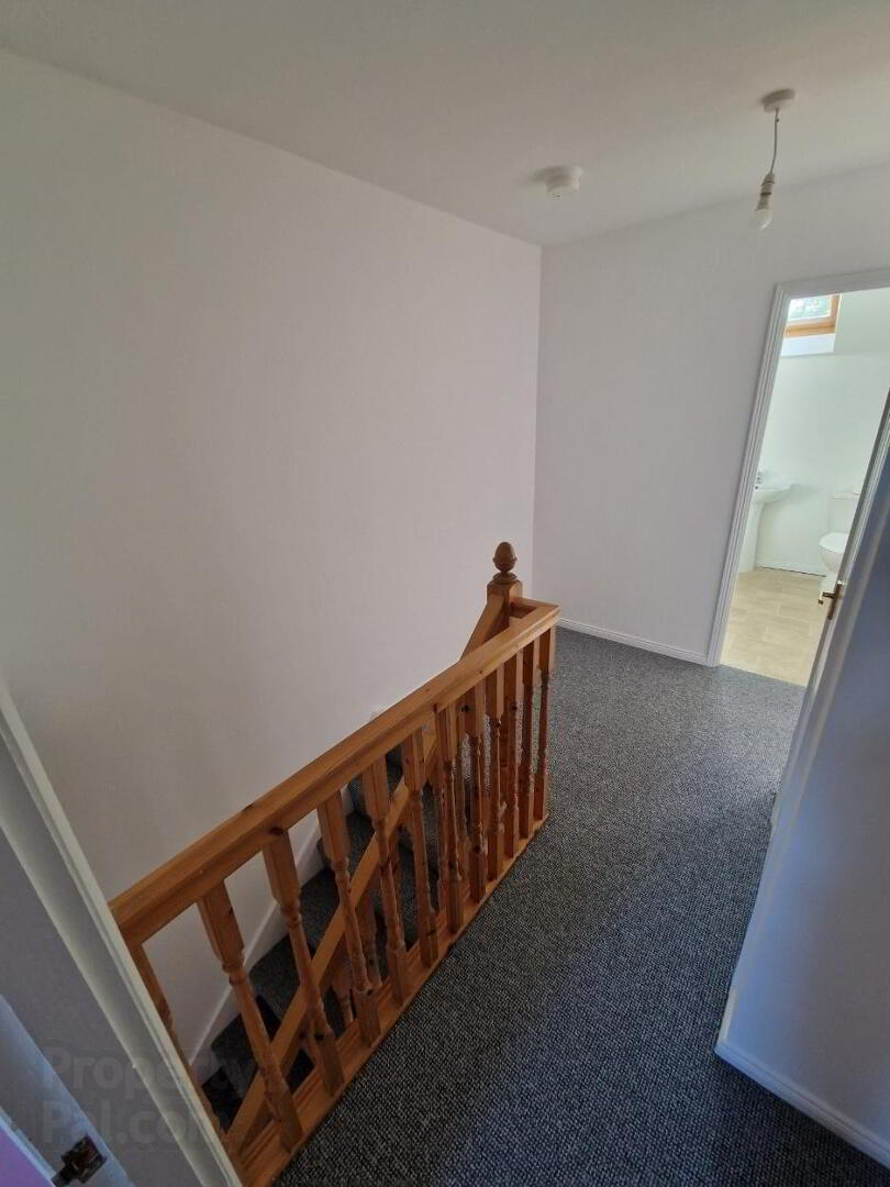 28 Castle Avenue 7 of 17