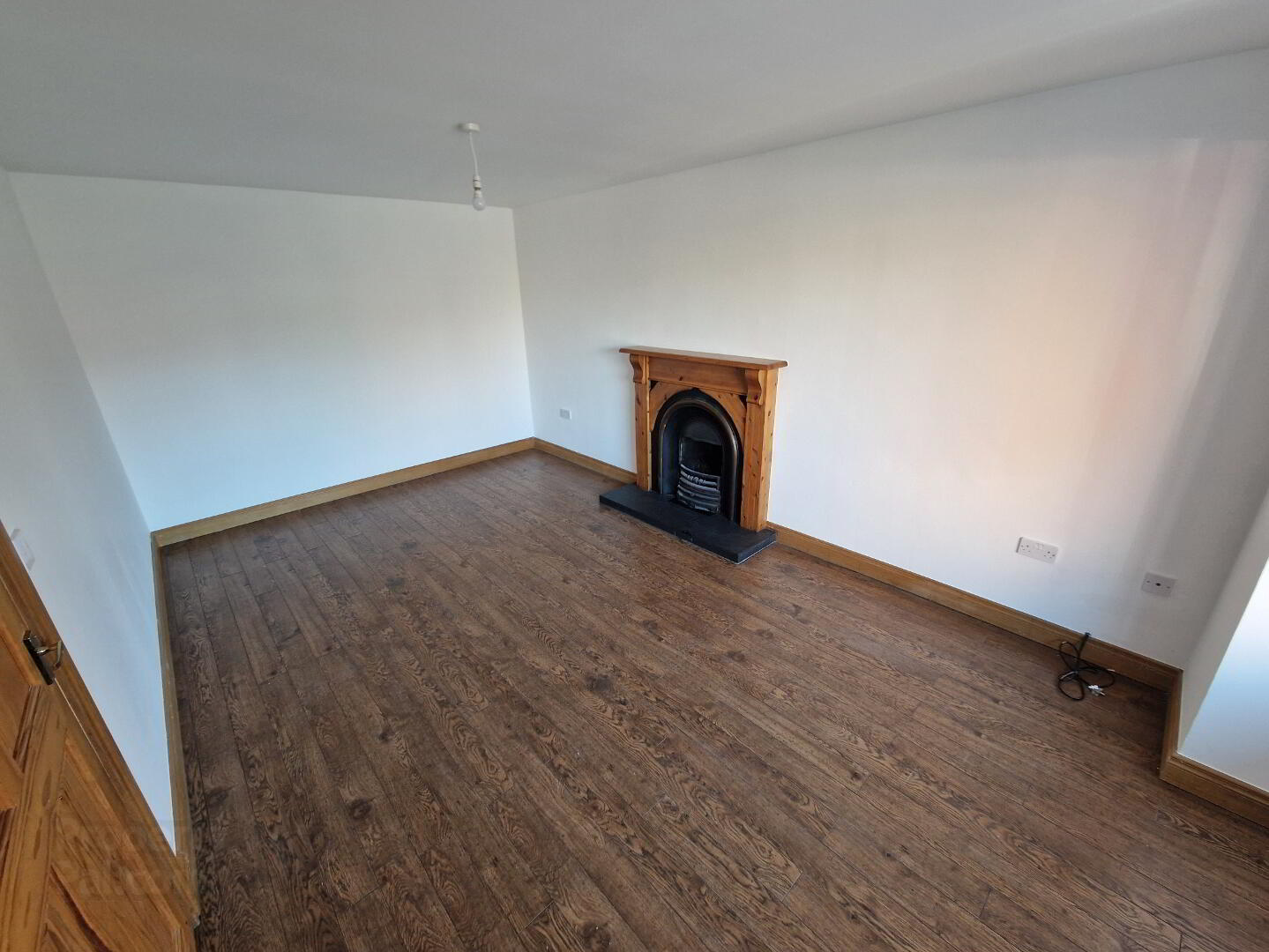 28 Castle Avenue 4 of 17