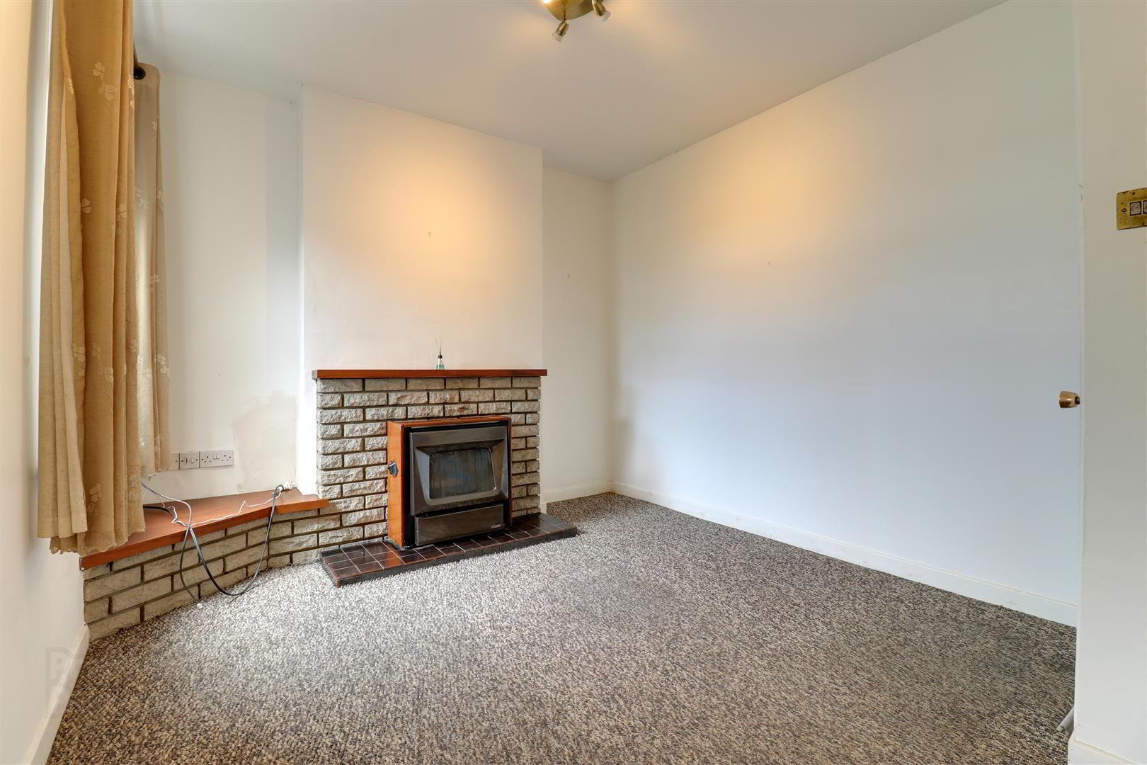121 Upper Greenwell Street 3 of 17